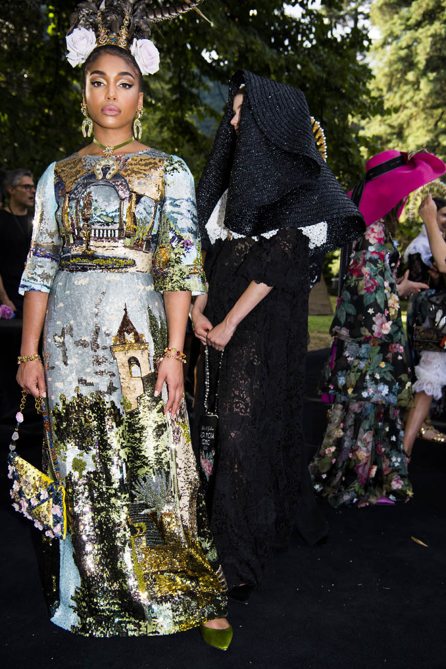 https://static.classeditori.it/content_upload/gallery/298/DolceGabbana_AltaModa_ParcoTeresioOlivelli_Como_Luglio2018_bckanddetails10-200988.jpg